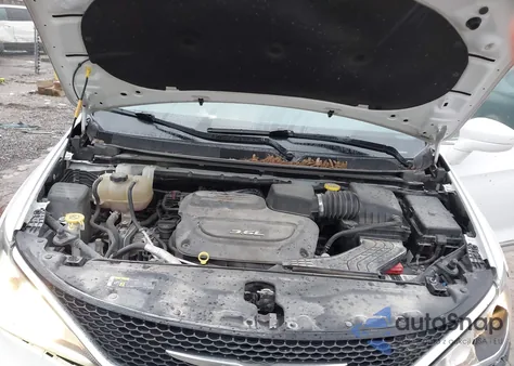 2018 Chrysler Pacifica Touring L z USA, uszkodzony, nr VIN 2C4RC1BG7JR275385